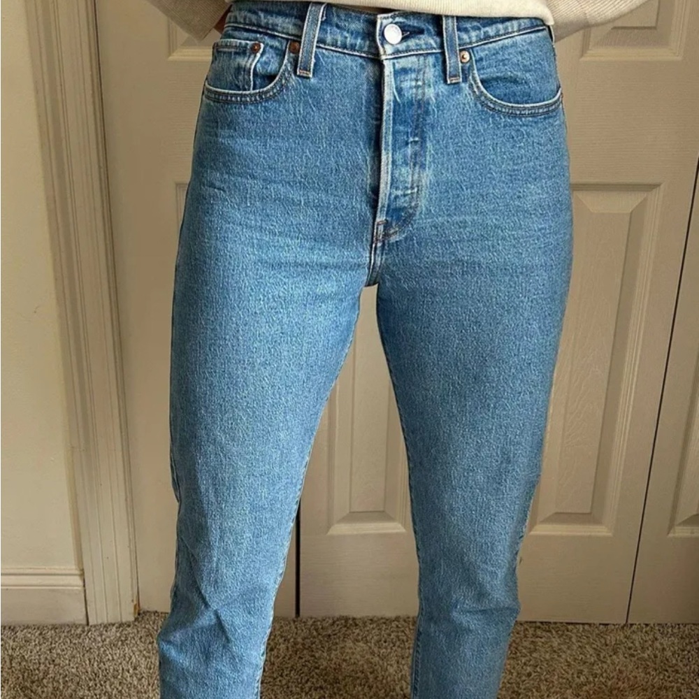 Levi's High Rise Blue Jeans Timeless Style
